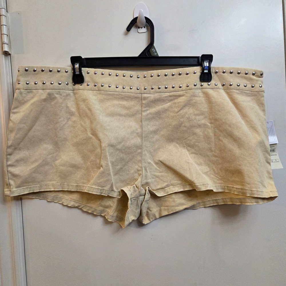 No Boundaries Womens Studded High Waisted Denim Shorts XL 16-18 NWT